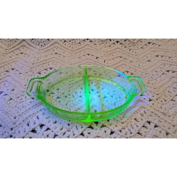 Vintage Federal Glass Poinsettia Green Uranium Glass Divided Relish Dish Oval - Picture 3 of 6